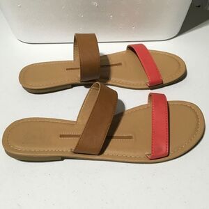 New Directions Catie Leather Slide Sandals (A12)